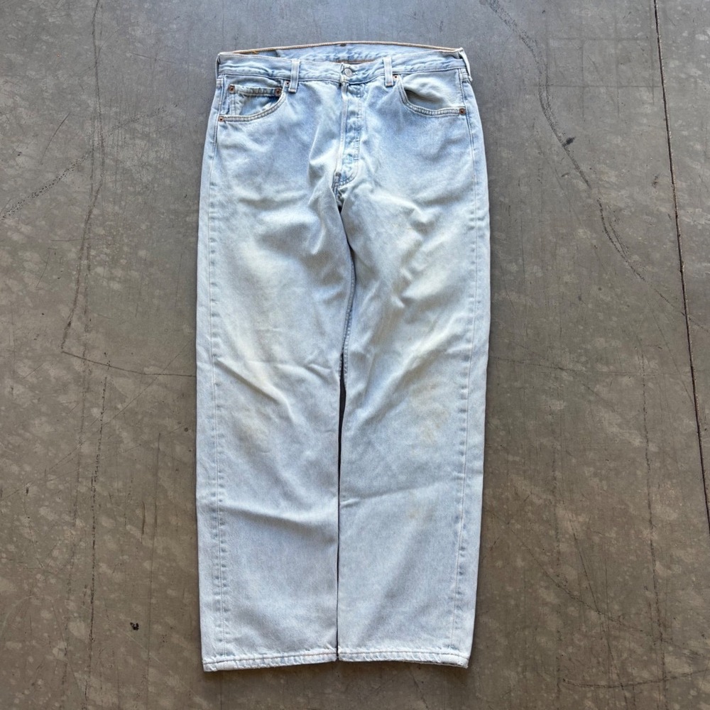 Vintage Made In USA Levi's 501 Light Wash Jeans